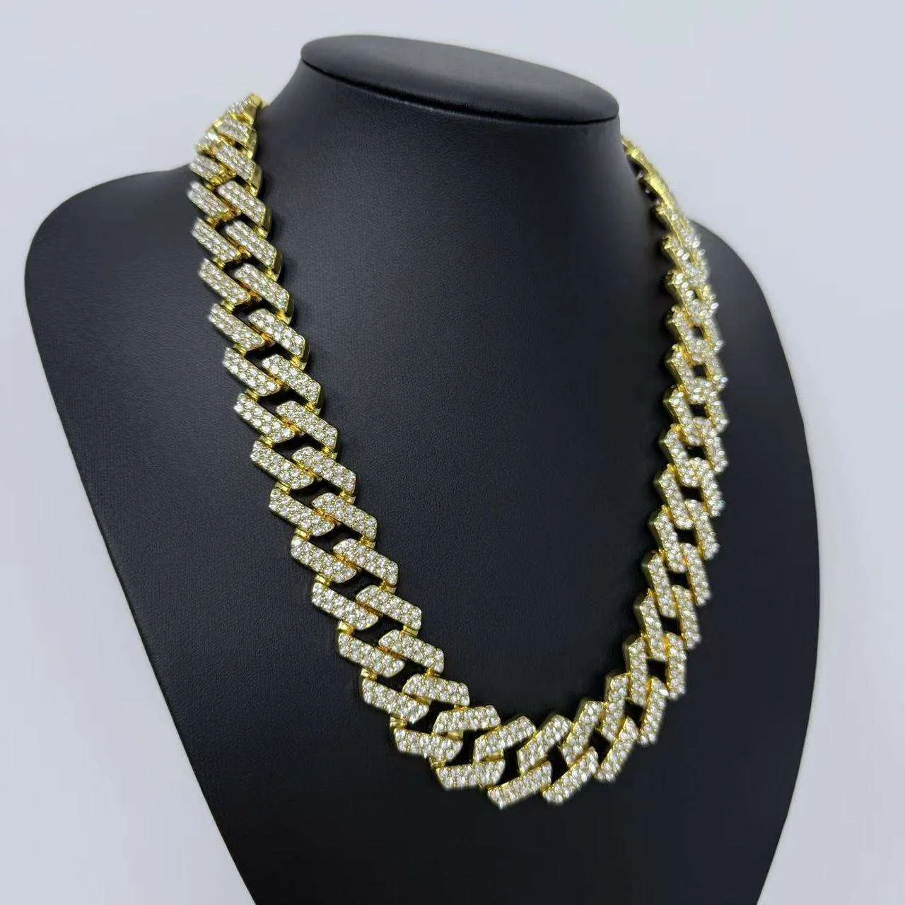 Men Exquisite Classic Hip-hop Two Rows of Iced Diamond-encrusted Alloy Fashion Gold Cuban Chain Necklace Jewelry for Party view 2
