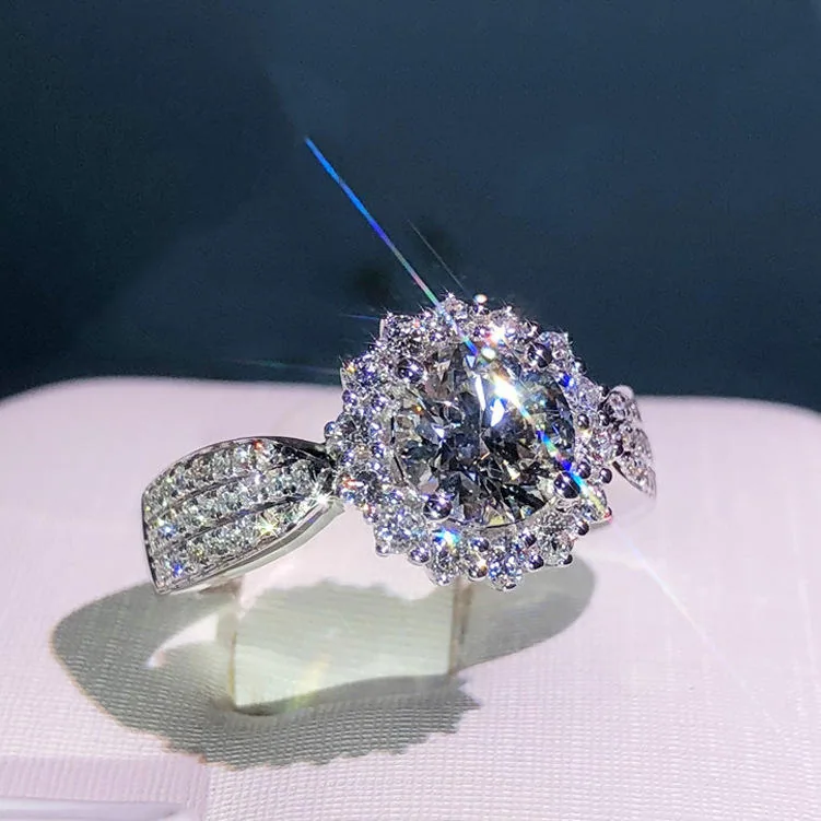 Women's Fashion Jewelry Wholesale Zircon Diamond Ring Classic Brilliant Glowing Luxury Rings For Anniversary Wedding Party view 3