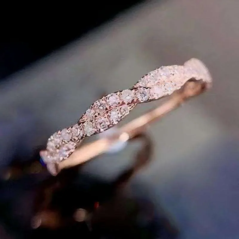 Custom Women Exquisite Luxurious Stranded Zircon Inlaid Shiny Temperament Female Band Indelible Copper Alloy Rose Gold Rings