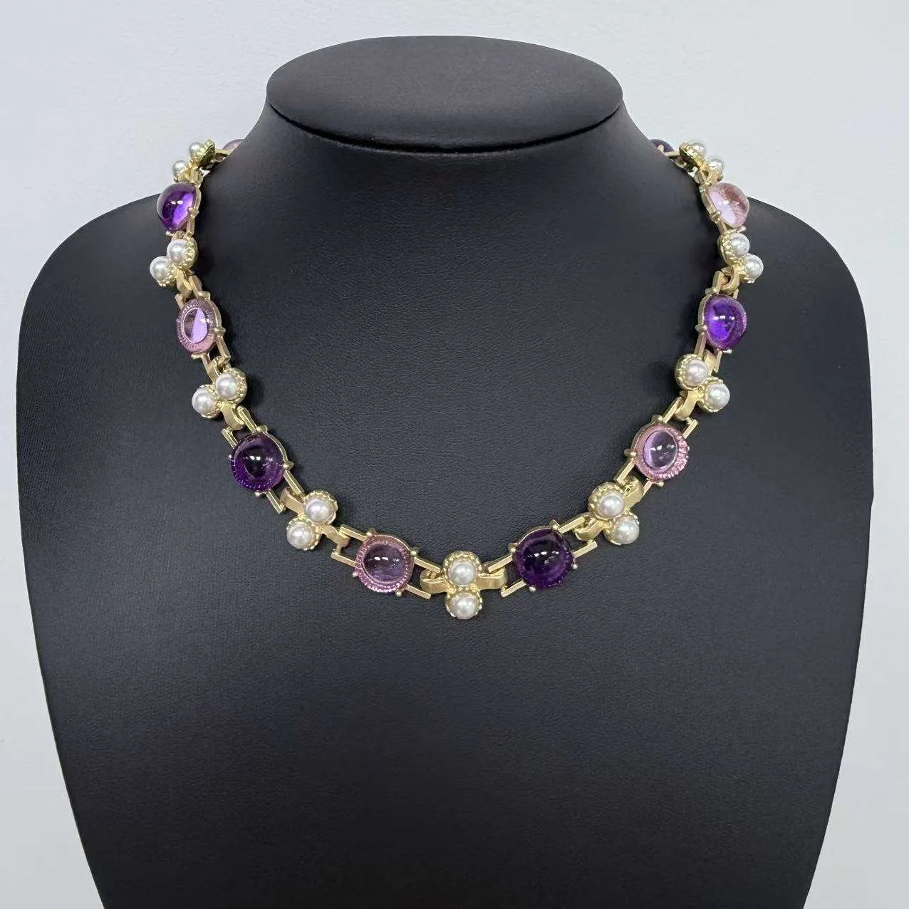 Hot Retro Palace Shiny Multi-color Diamond-encrusted Pearl Alloy Temperament Clavicle Gold Necklaces for Women Set view 3