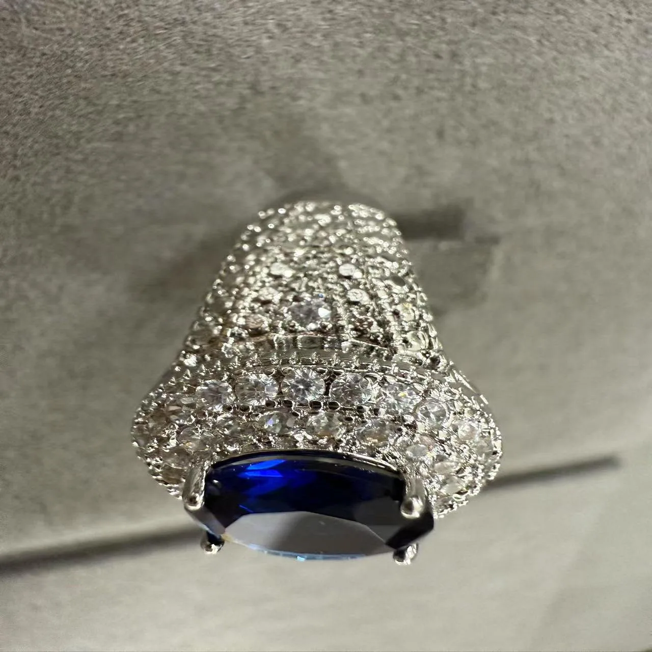 Exquisite Luxury Double-decker Crossed Shiny Oval Blue Zircon Inlaid Temperament Women with Indelible Copper Alloy Silver Rings view 3