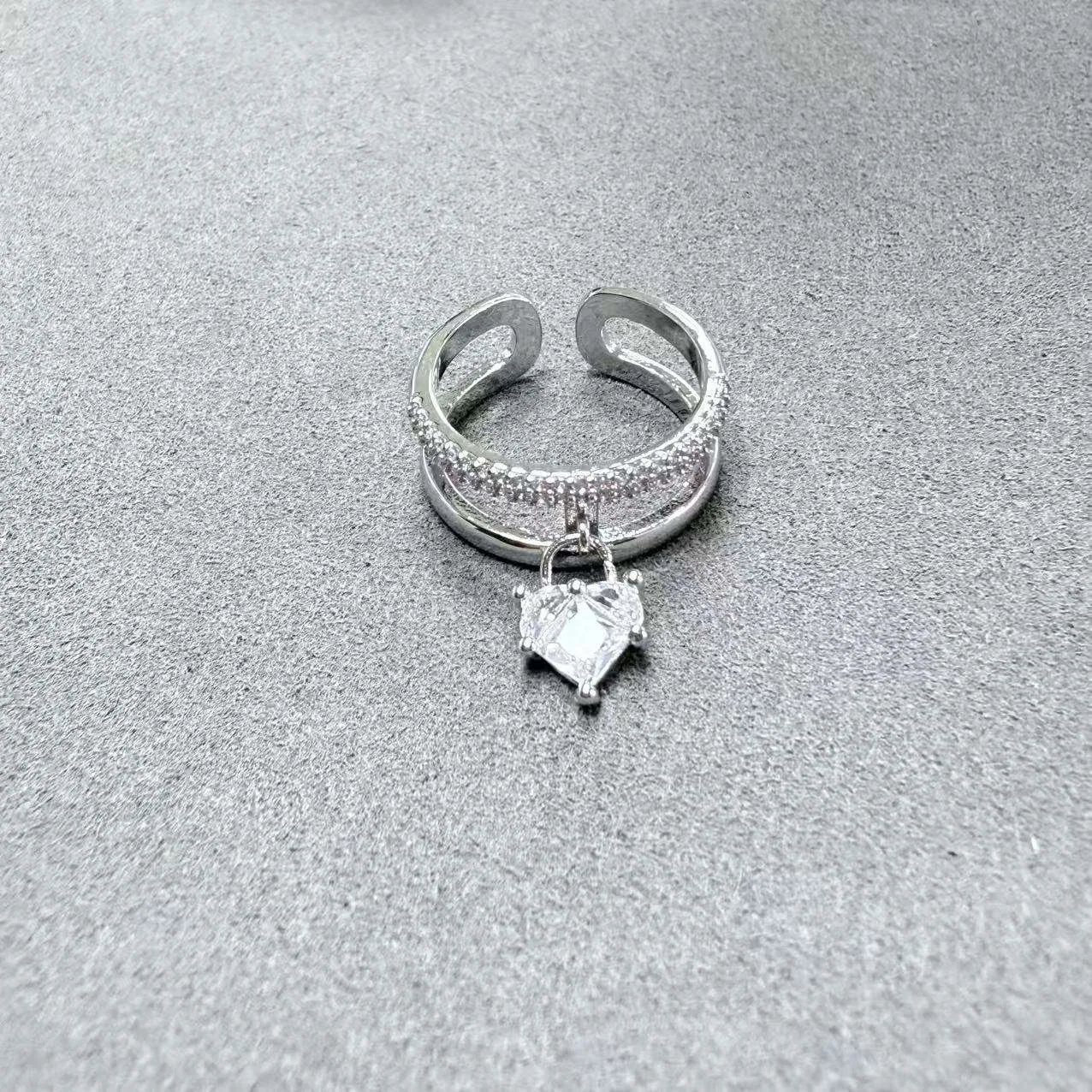Wholesale Women's Fashion Jewelry Heart Pendant Zircon Diamond Rings Dainty Silver Plated Open Rings for Wedding Engagement