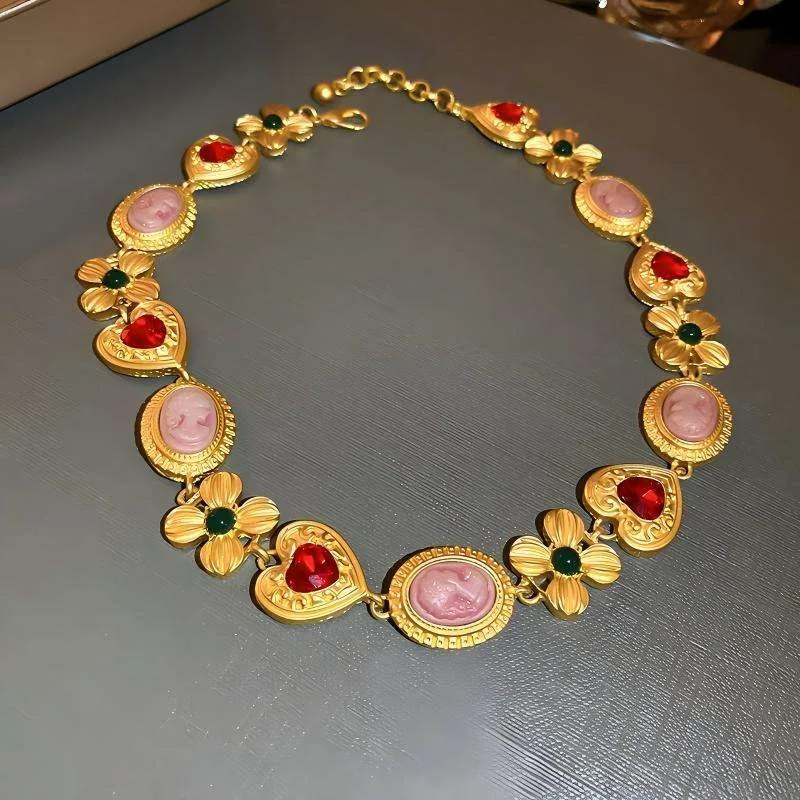 Retro Red Heart-shaped Oval pink Flowers Green Diamond-encrusted Temperament Female with Cuban Chain Gold Clavicle Necklace