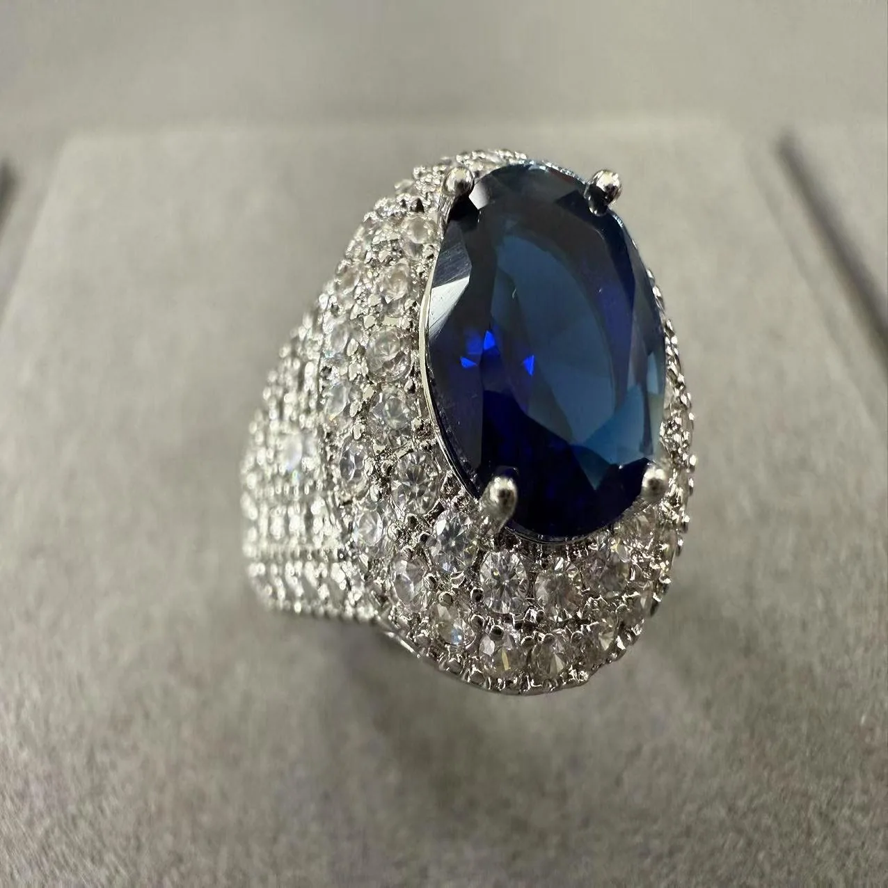Exquisite Luxury Double-decker Crossed Shiny Oval Blue Zircon Inlaid Temperament Women with Indelible Copper Alloy Silver Rings view 2