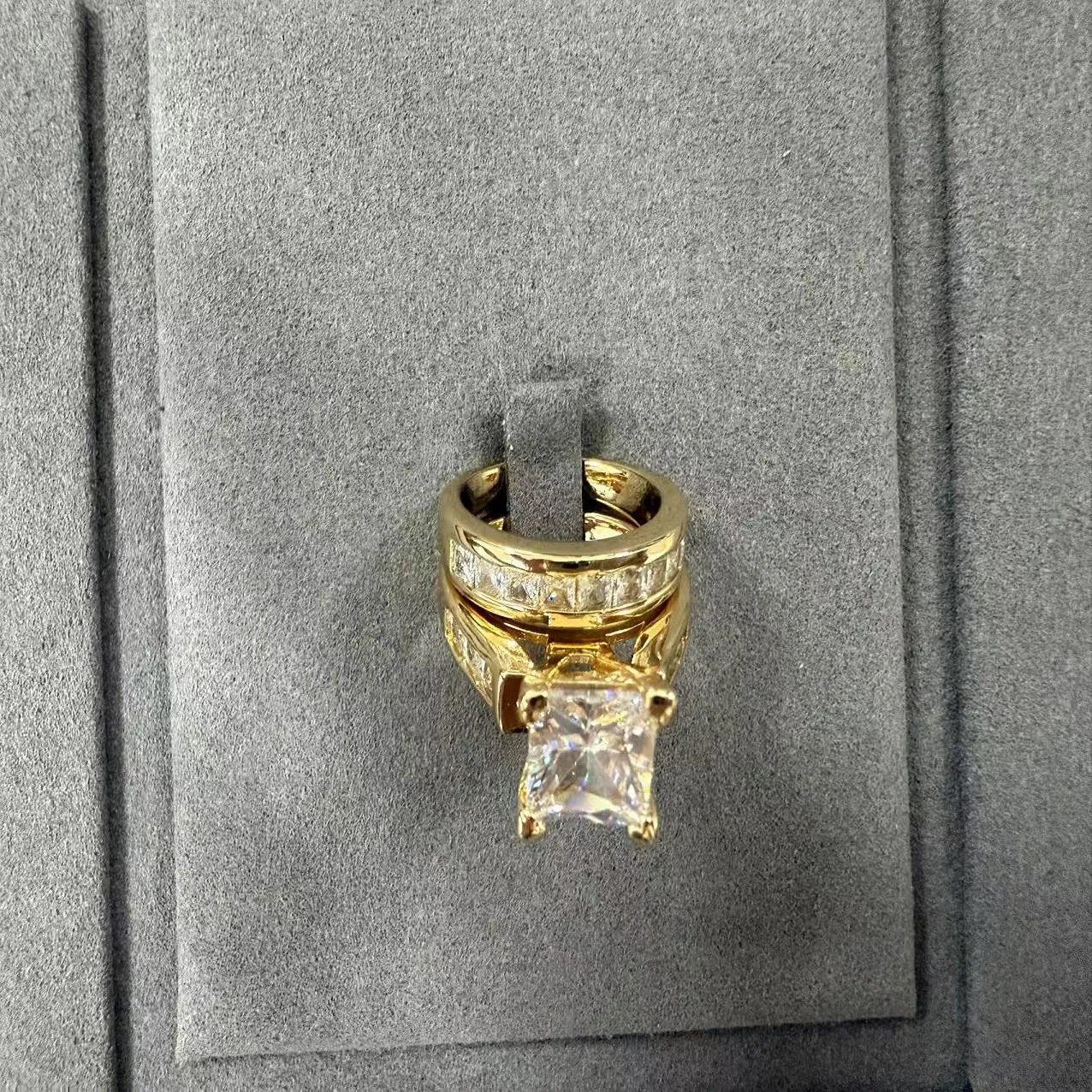 Hot-selling Exquisite Luxury Shiny square Cut Zircon Inlaid Temperament Women's Band Indelible Silver Copper Alloy Ring view 2