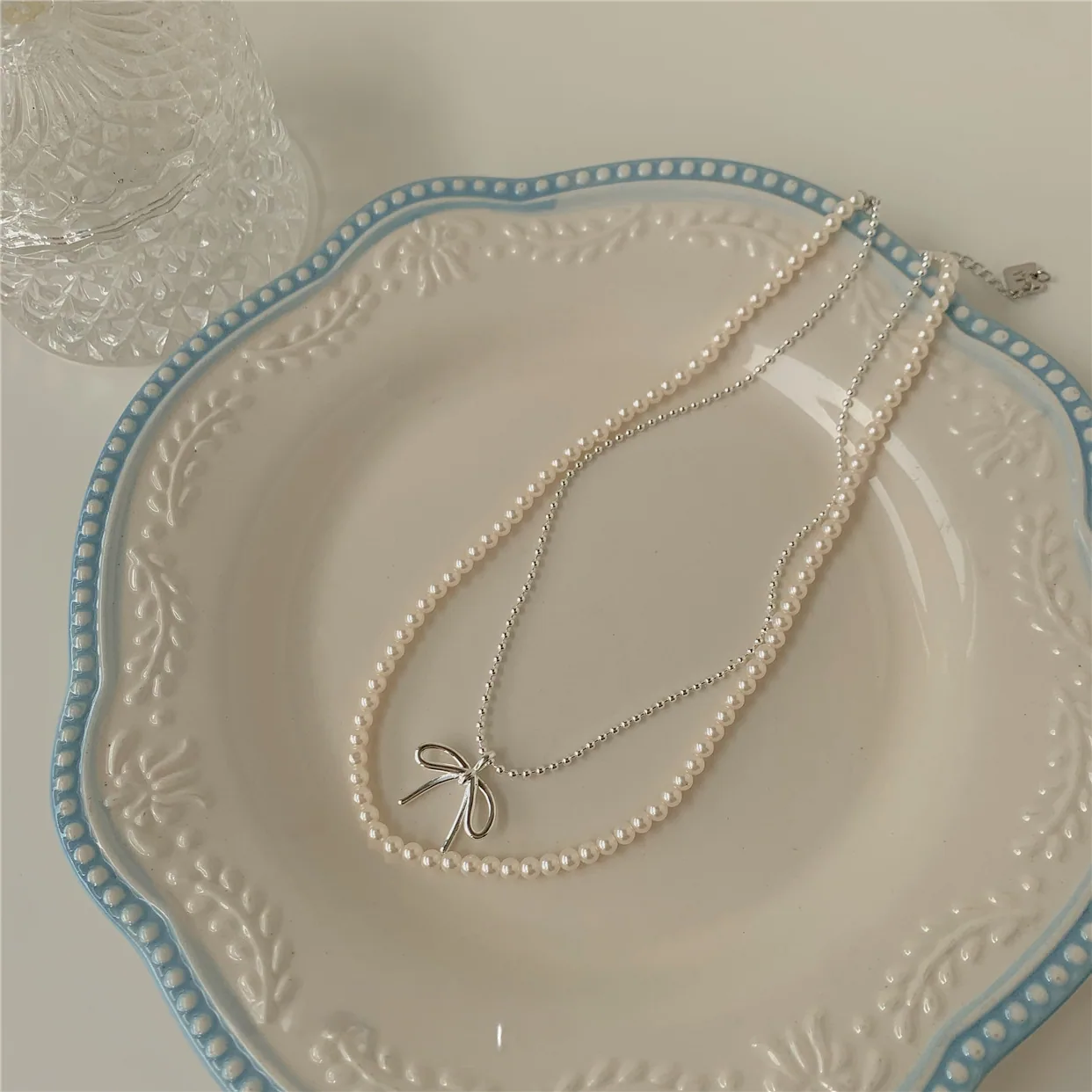 Wholesale Silver Color Pearl Bow Double Layer Chain Necklace White Beaded Classic Wedding Bridal Jewelry for Women Custom Gift view 2