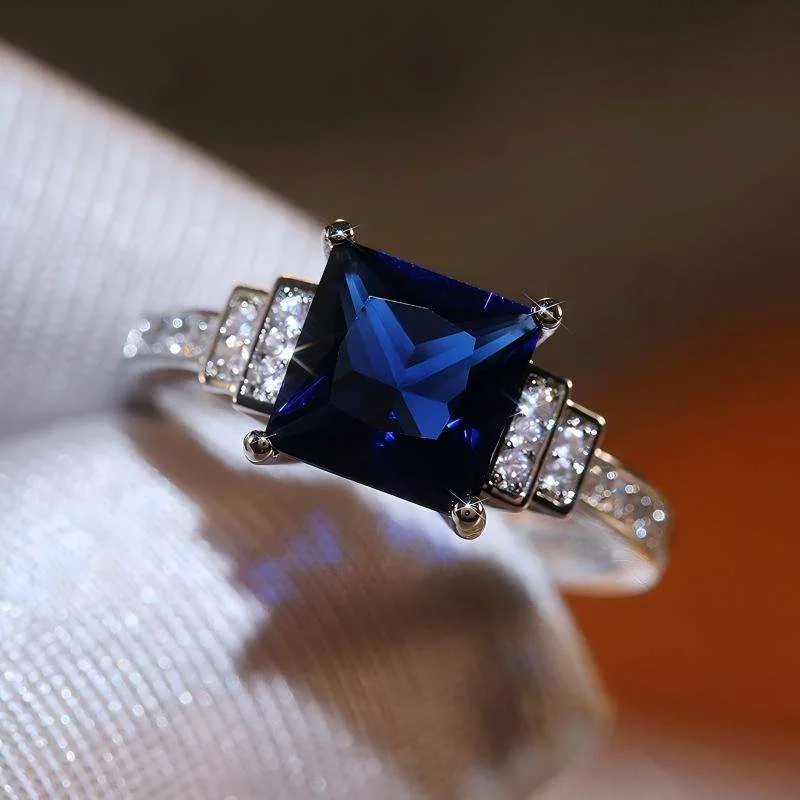 Factory Wholesale Fashion Exquisite square Blue Zircon Inlaid Vintage Alloy Ring for Men Women Fine Jewelry Couple Wedding Rings