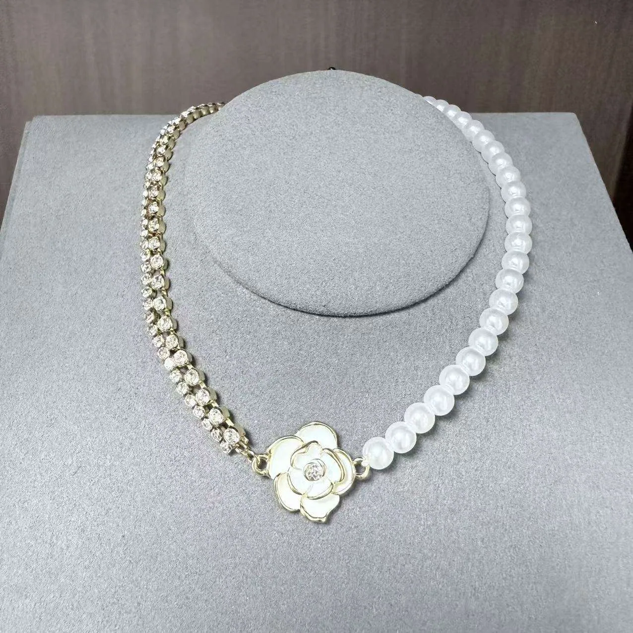 Luxury Fancy Jewellery for Ladies Pearl Bead Chain Necklace Bling Crystal Tennis Chain Drop Oil Flower Charm Necklace view 2