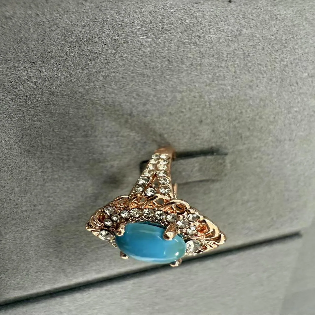 Hot-selling Exquisite Four-claw Oval-cut Blue Inlaid Temperament Female with Indelible Copper Alloy Silver Rings for Girls view 2