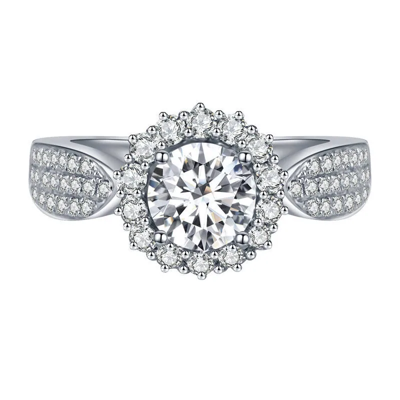 Women's Fashion Jewelry Wholesale Zircon Diamond Ring Classic Brilliant Glowing Luxury Rings For Anniversary Wedding Party