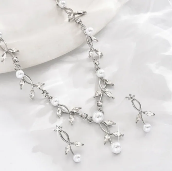 European Sweet Leaf Vine Crystal Rhinestone Imitation Pearl Jewelry Set Electroplated Claw Chain Pendant Necklace Drop Stud Earrings Gold Silver Rose Gold Bridal Bridesmaid Wedding Evening Party Jewelry Gift For Women