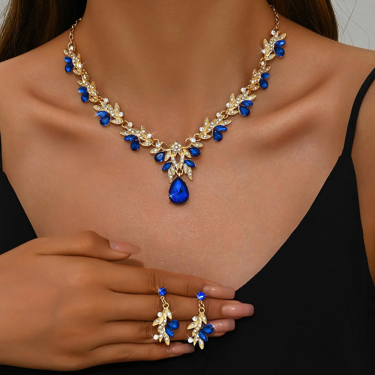 Joias De Luxo Gold Plated Copper Alloy Jewelry Diamond Flower Leaf Shaped Women's Earrings Necklaces Fancy Jewellery for Ladies view 3