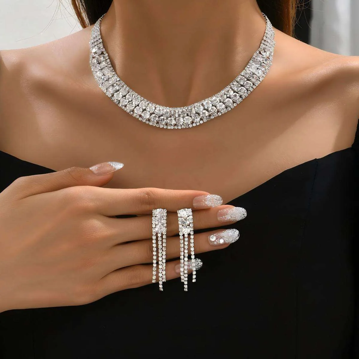 Custom Dainty Luxury Sparkling Rhinestone Diamond Copper Alloy Statement Necklace Earring for Women Wedding Choker Jewelry Sets view 3