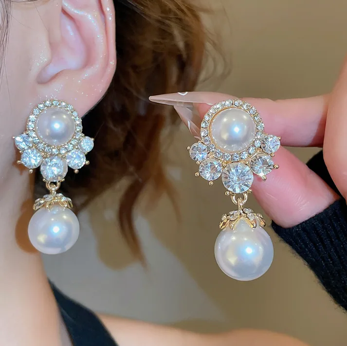 Wholesale Vintage Royal Round Crystal Faux Pearl Jewelry Set Choker Necklace Drop Earrings Women MOQ 6 Sets Bulk Supply view 2