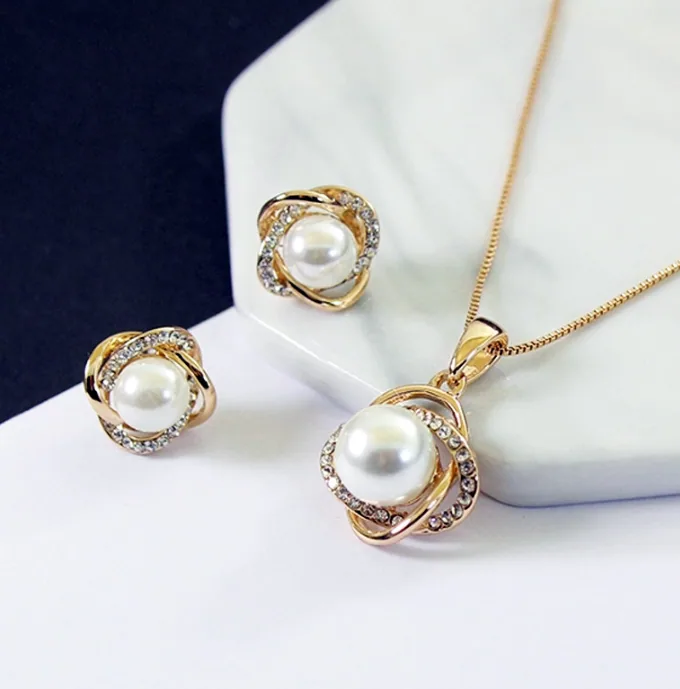 Wholesale Four Leaf Clover Rose Crystal Faux Pearl Jewelry Set Snake Bone Chain Necklace Earrings Women MOQ 6 Sets Bulk Supply