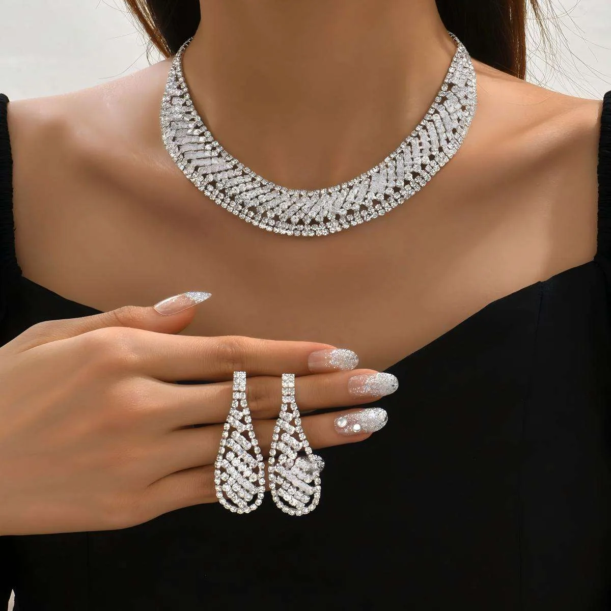 Custom Dainty Luxury Sparkling Rhinestone Diamond Copper Alloy Statement Necklace Earring for Women Wedding Choker Jewelry Sets view 2