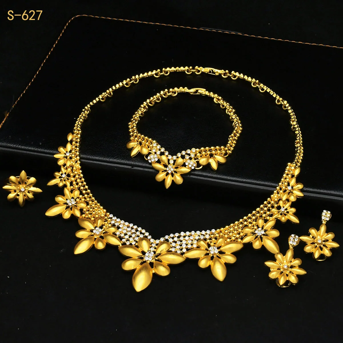 Fashion Flower Necklace Glod Plated Cooper Alloy Wedding Set Luxury Jewelry Joias De Luxo Complete New Arrival Jewelry Sets view 2