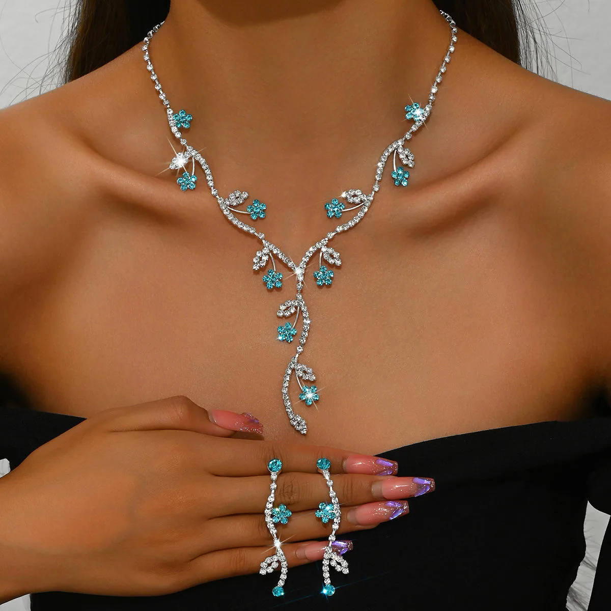 Vintage Luxury Flower Y-Shaped Charm Dainty Necklaces Shiny Diamond Designer Christmas Jewelry Sets Necklaces for Women Gift Set view 2