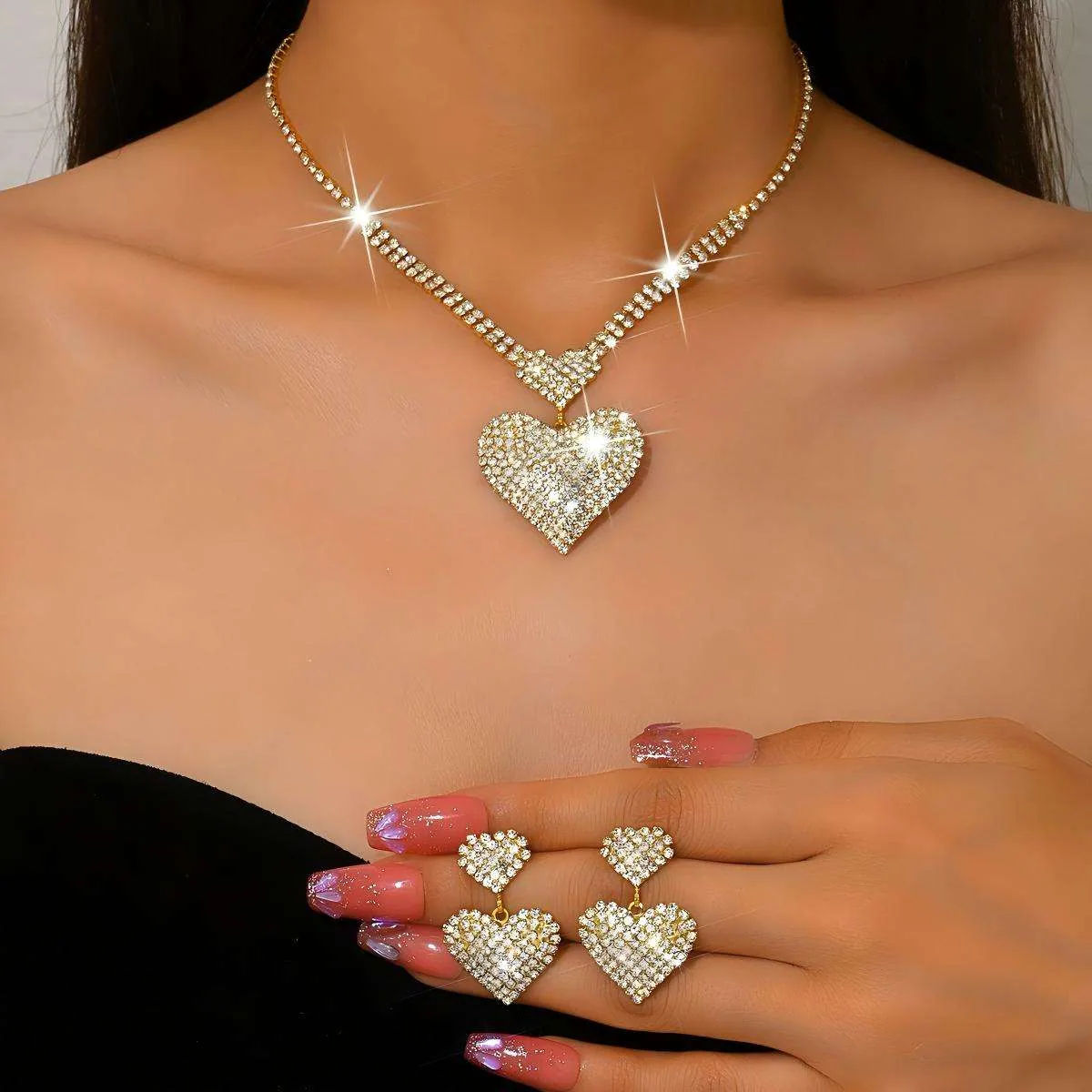 Custom Shiny Tassels Double Heart-shaped Diamond Luxury Temperament Claw Chain Jewelry Sets Pendant Necklaces for Women Set view 2