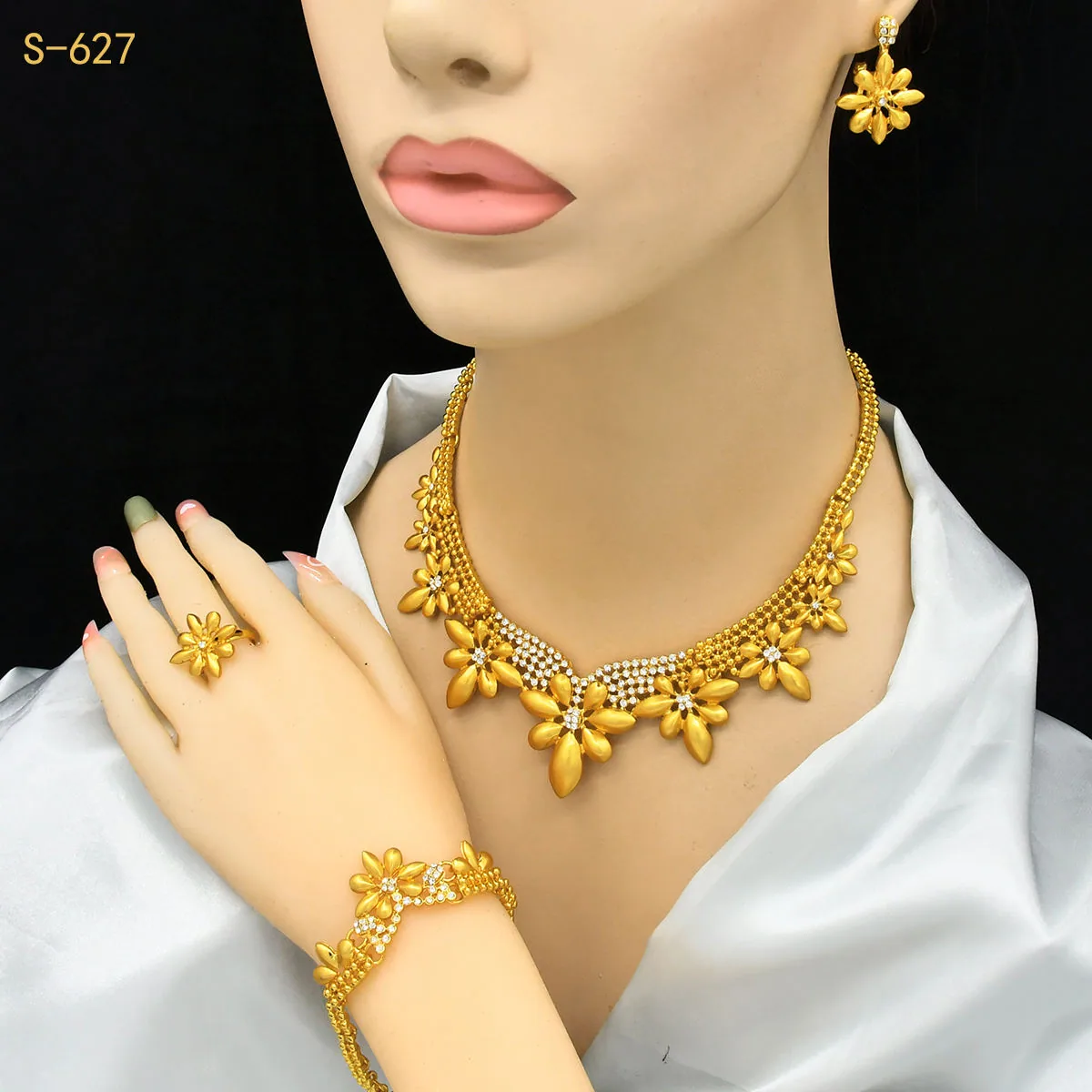 Fashion Flower Necklace Glod Plated Cooper Alloy Wedding Set Luxury Jewelry Joias De Luxo Complete New Arrival Jewelry Sets view 3