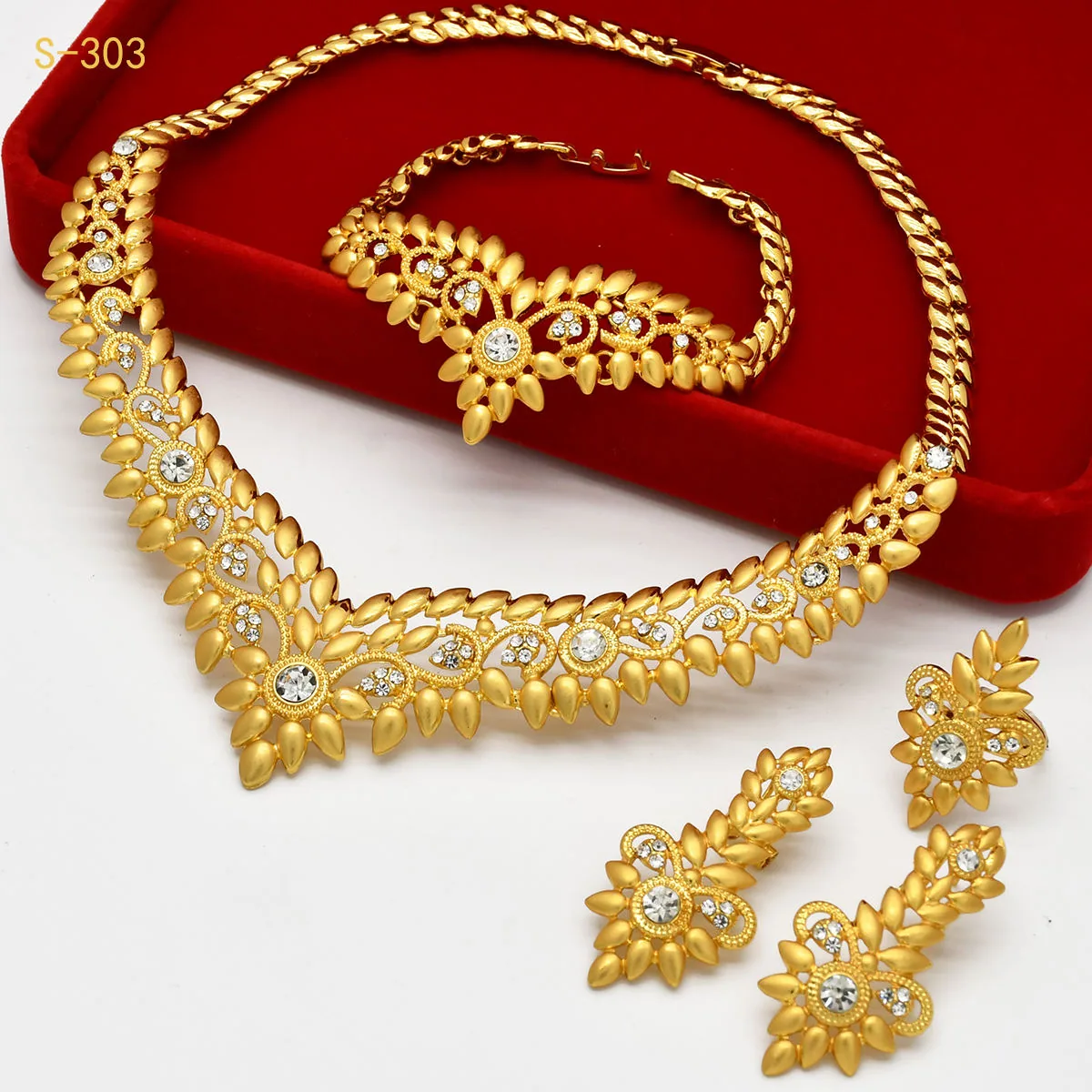 Dubai Vintage Luxury Gold Plated Jewelry Sets for Women African Bride Wedding Saudi Necklaces Bracelet Earrings Ring 4pcs Set view 3
