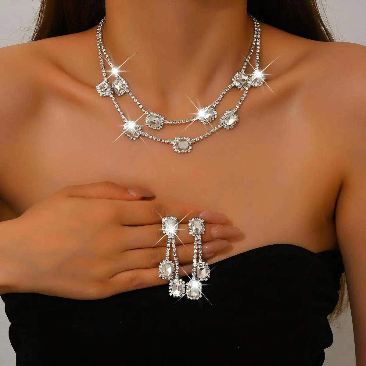 Wholesale Custom Fashion Accessories Jewelry Sets Zircon Brass Temperament Vintage Chain Emerald Necklaces for Women Set view 3