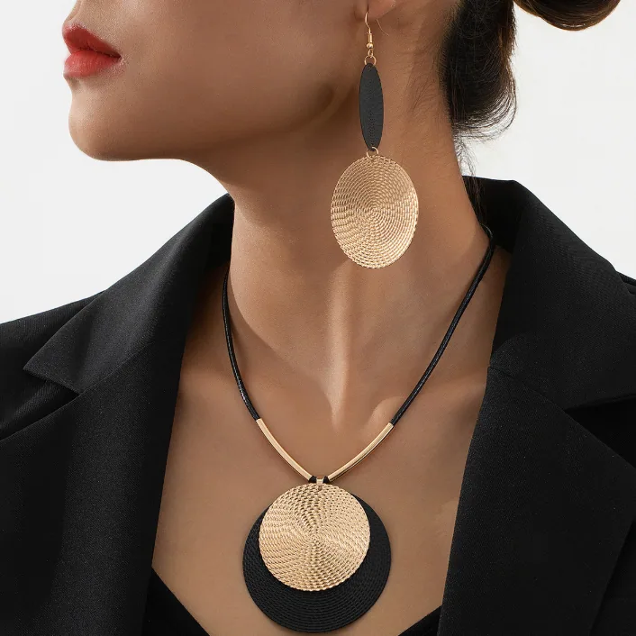 Minimalist European Two-Tone Mesh Circle Matching Jewelry Set Hollow Round Disc Bib Necklace Drop Earrings Daily Office Dating Women Outfit Accessories MOQ 6 Sets view 3