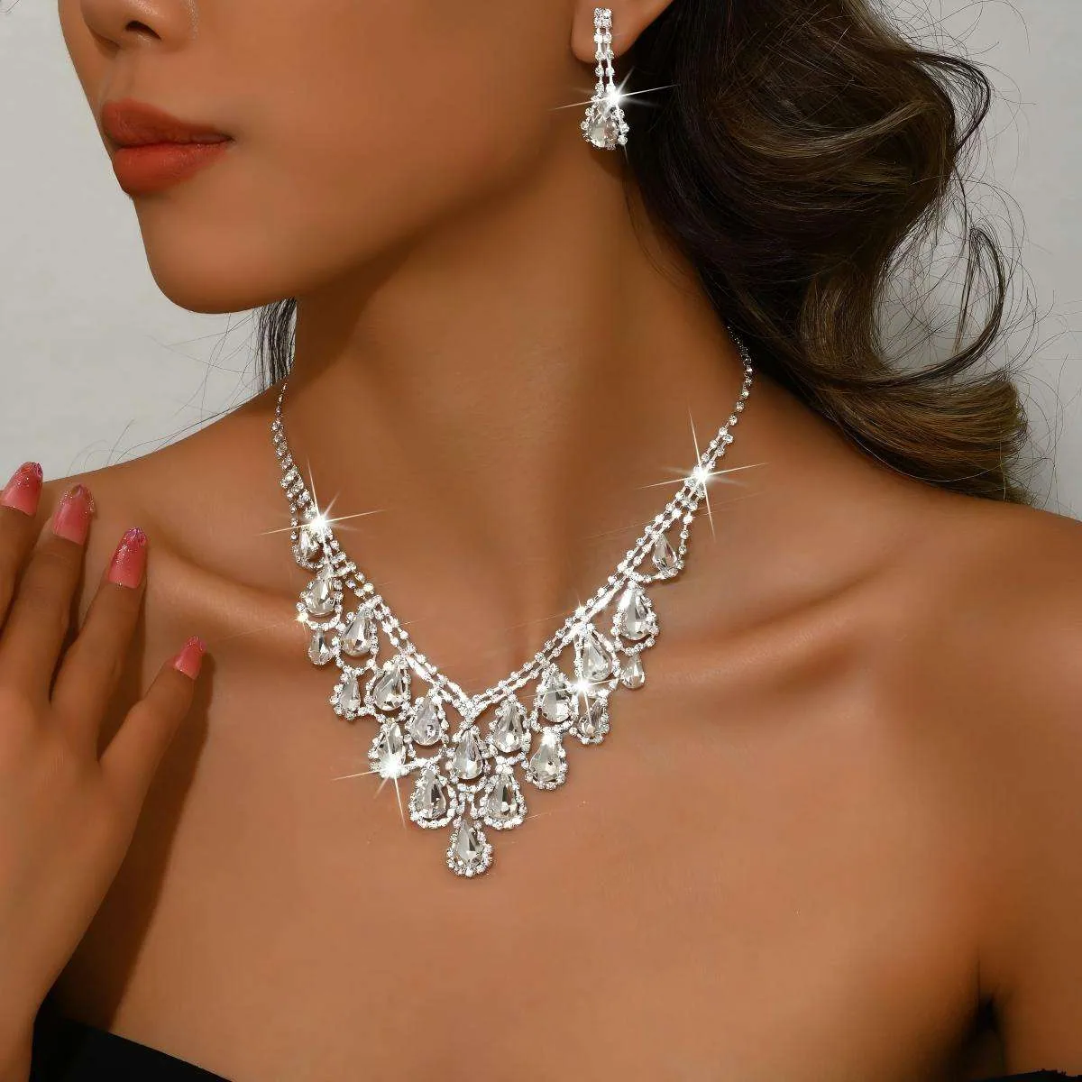 Fine Pendant Water Drop Double V-shaped Locket Necklace Diamond Fashion Chain Jewelry Sets Earrings Necklaces for Women Set