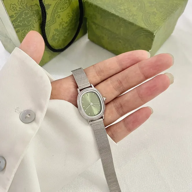 Minimalist Cold Style Oval Silver Quartz Wrist Watch for Women Niche High‑End Elegant Small Chain Ladies Watch