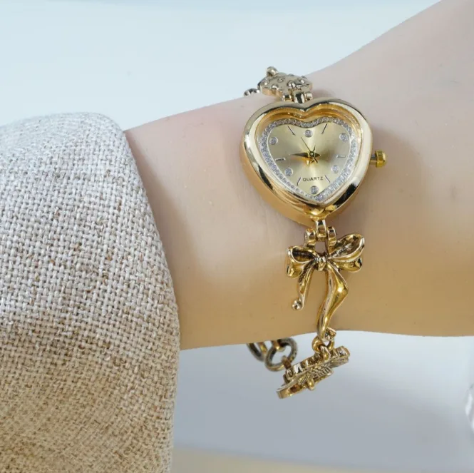 Retro Heart Bracelet Watch Women Gold Bow Flower Fashion Vintage Quartz Wrist Watch Hot Sale