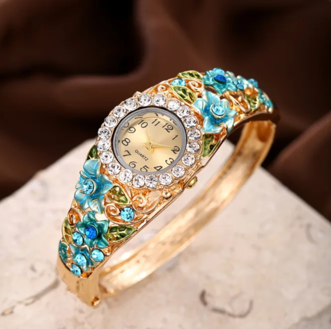 Korean Style Inlaid Rhinestone Lace Edge Women Quartz Watch Elegant Alloy Bangle Watch In Stock Wholesale view 3