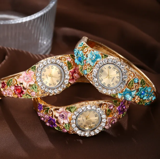 Korean Style Inlaid Rhinestone Lace Edge Women Quartz Watch Elegant Alloy Bangle Watch In Stock Wholesale view 2