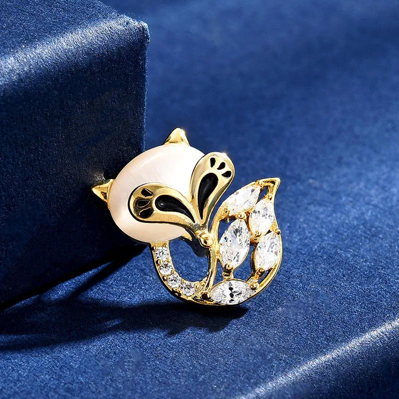 Fox Copper Pearl Lapel Pin Simple Elegant Wholesale Brooch Fashion Jewelry for Women Men Anti-Exposure Clip Party Wedding Gift