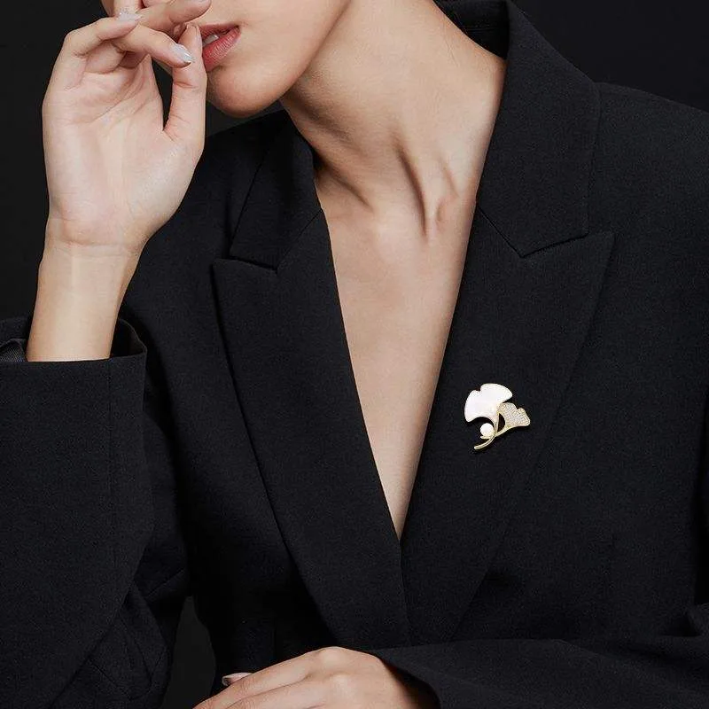 Ginkgo Leaf Brooch Wholesale Fashion Jewelry for Women Men Lapel Pin Coat Suit Corsage Accessory for Wedding Party Gift view 3