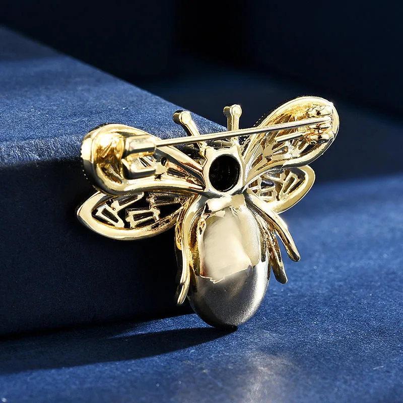 Green Crystal Bee Brooch Wholesale Fashion Jewelry for Women Men Animal Lapel Pin Unique Anti-Exposure Clip for Gift Wedding view 2