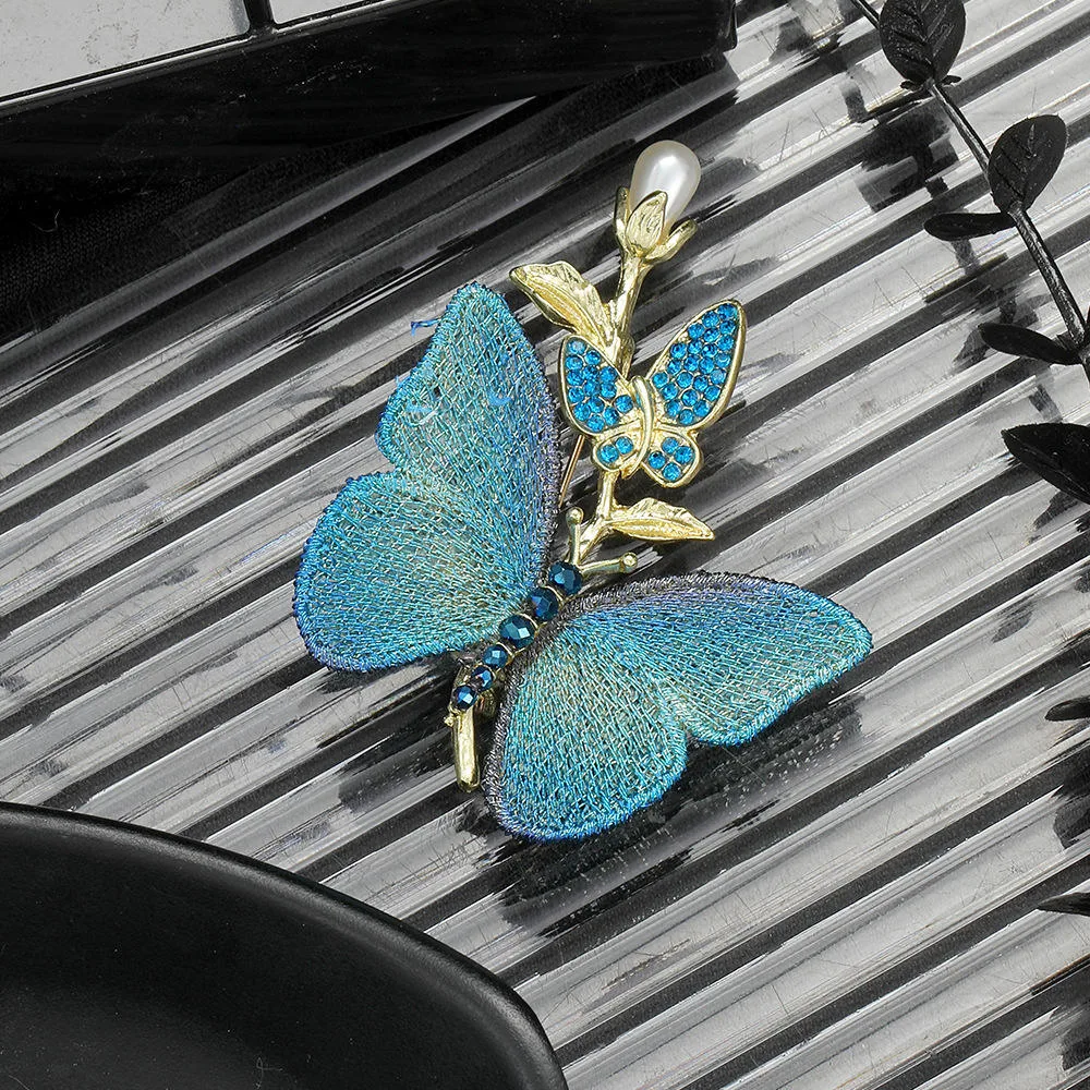 Rhinestone-Encrusted Pearl Blue Butterfly Gold Plated Alloy Women's Engagement Brooch Pin Party Gift Fashion