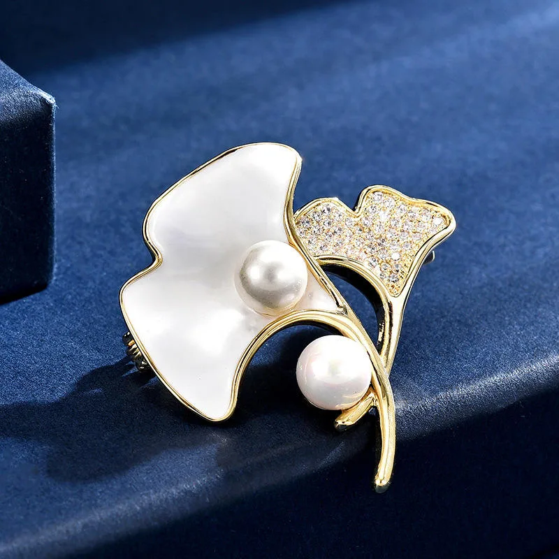 Ginkgo Leaf Brooch Wholesale Fashion Jewelry for Women Men Lapel Pin Coat Suit Corsage Accessory for Wedding Party Gift