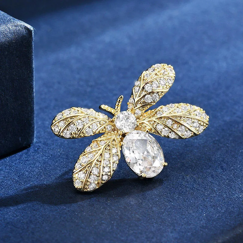 Gold Crystal Bee Brooch Wholesale Fashion Jewelry for Women Men Animal Lapel Pin Unique Anti-Exposure Clip for Gift Wedding