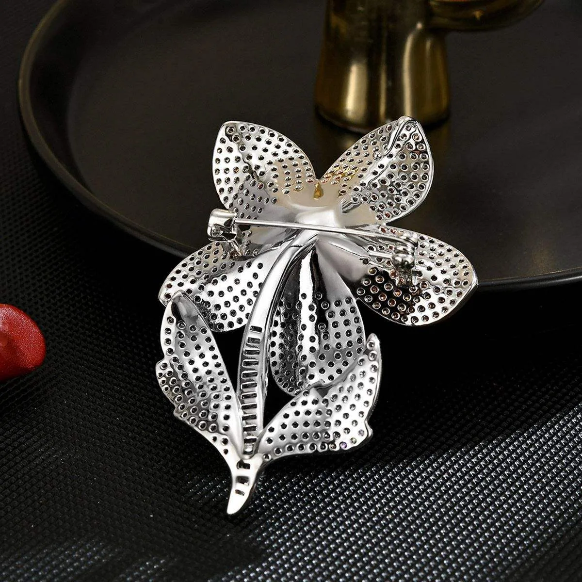 Rhinestone Camellia Brooch Wholesale Fashion Jewelry for Women Men Elegant Gentle Plant Flower Corsage for Wedding Party view 2