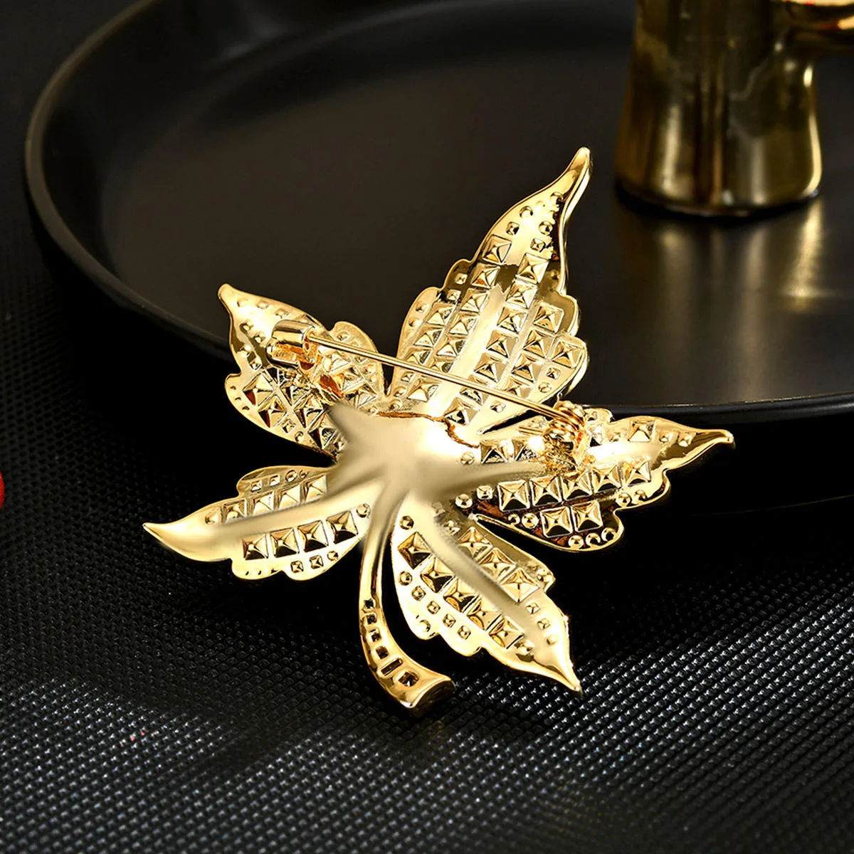 High-End Luxury Women's Blue Maple Leaf Brooch Pins Vintage Exquisite Copper Jewelry Natural Crystal Silver Plated Accessories view 2