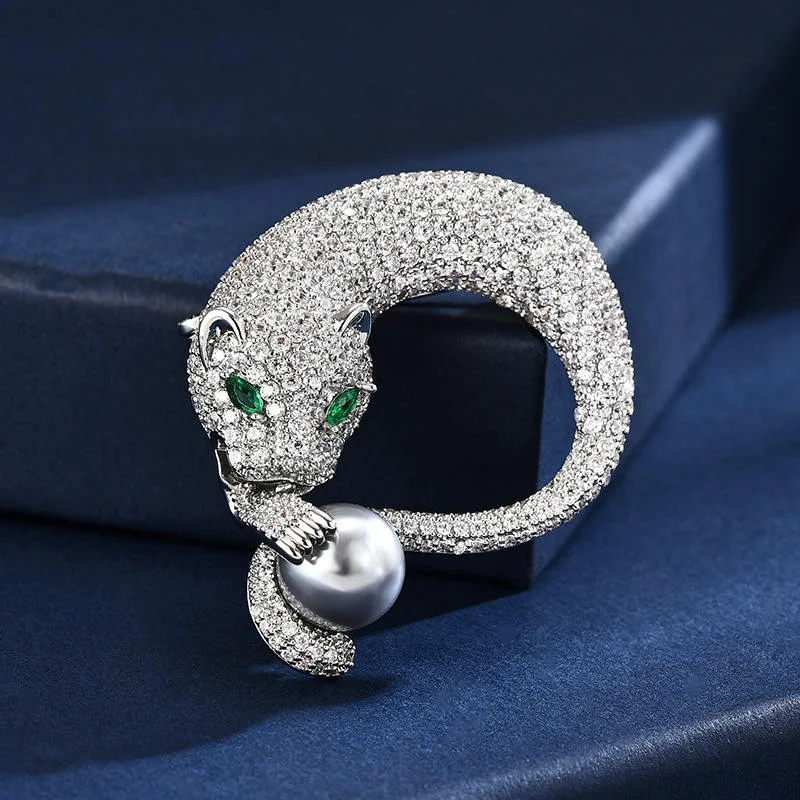 Leopard Noble Brooch Pin for Women Men Micro Inlay Animal Clothing Accessory, High-End Mysterious Style Wholesale Brooch