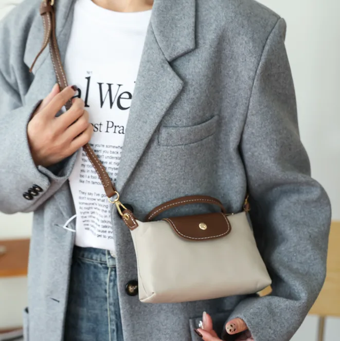 Niche Design Crossbody Bag for Women High‑End Light Luxury Shoulder Bag Fashion Versatile Lightweight Handbag for Daily Commute