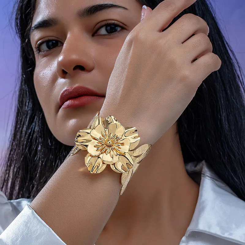Wholesale Flower Bangles Gold Plated Alloy Jewelry Copper Unique Design Jewelry Joias De Luxo Fancy Jewellery for Ladies view 3