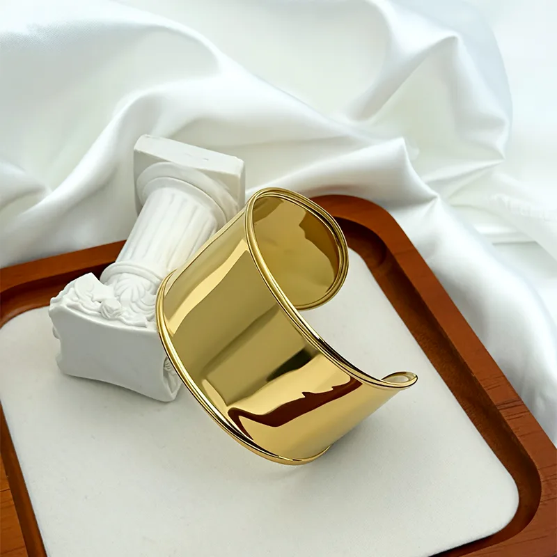 Woman Fashion Gold Plated Stainless Steel Jewelry Joias De Luxo Anti Tarnish Bangles Wide Classic Bracelet for Valentine Gift