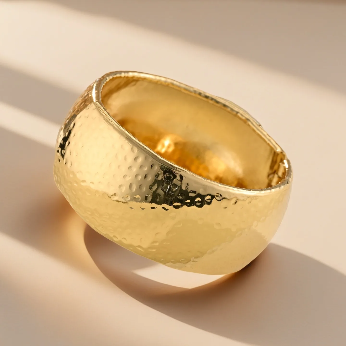 Clasp Bangles Gold Plated Jewelry Wedding Copper Alloy Jewelry Joias De Luxo Fancy Jewellery for Ladies view 3