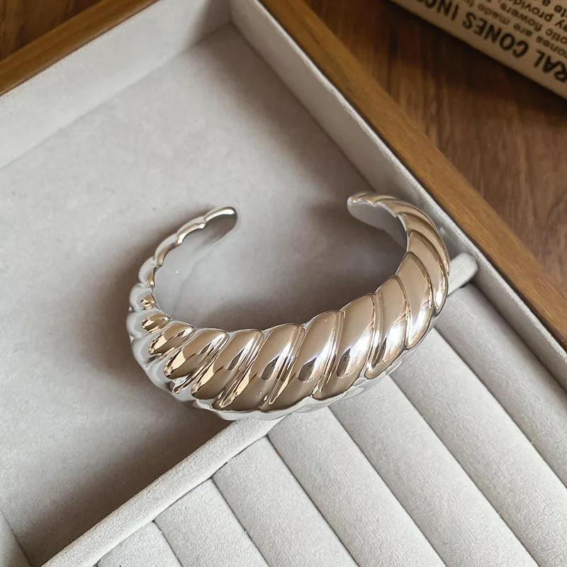 Fashion Irregular Liquid Wave Bangle Adjustable Gold Plated Copper Jewelry Niche Texture Sense Fold Open Bracelet view 3