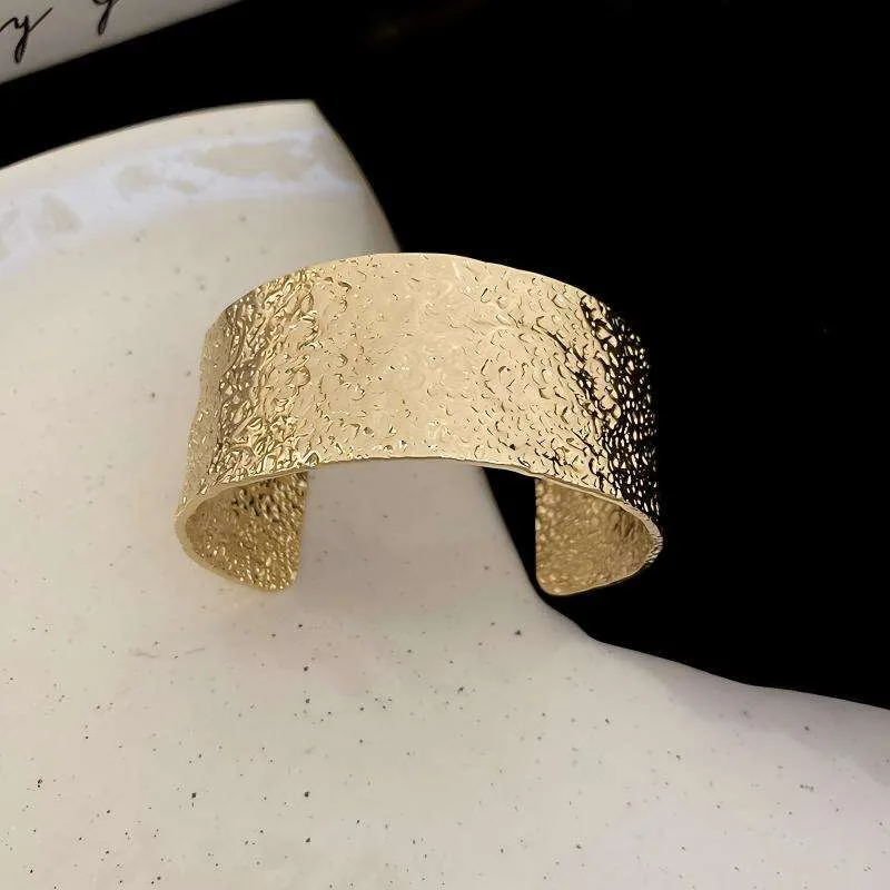 High-quality New Luxury Fashion Geometric Irregular Opening Copper Alloy Material Temperament Female Cuff Gold Silver Bangles view 3