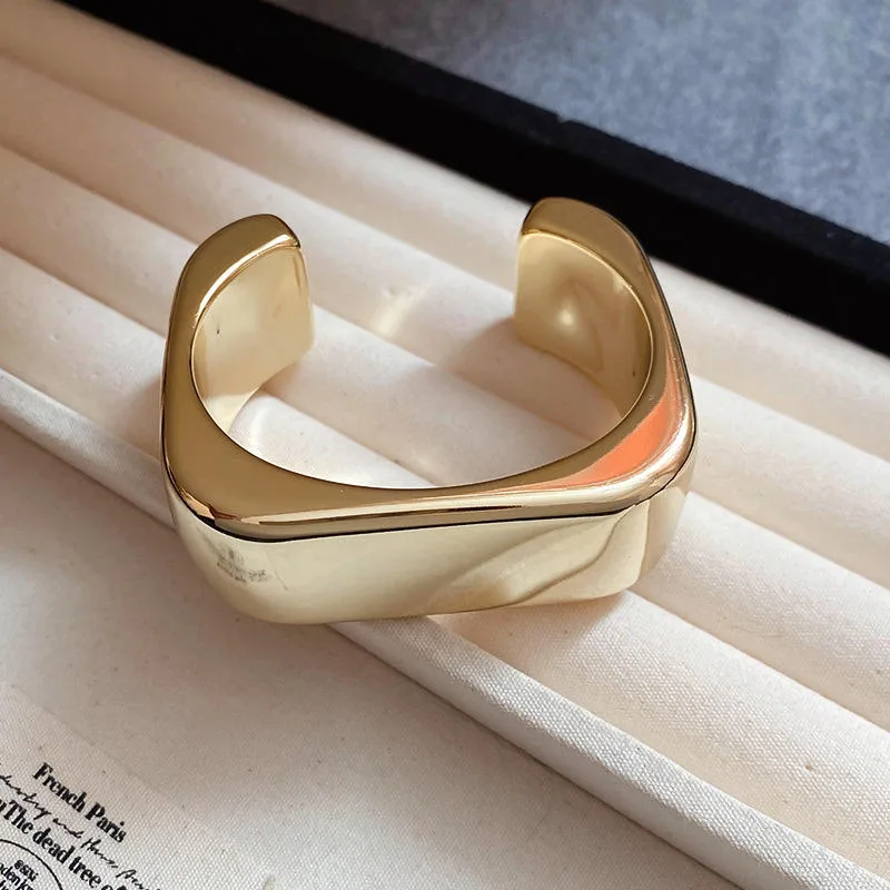 Wholesale Jewelry Minimalist Smooth Gold Plated Stainless Steel Wide Bangle Curved Opening for Jewelry for Daily Wear Simple