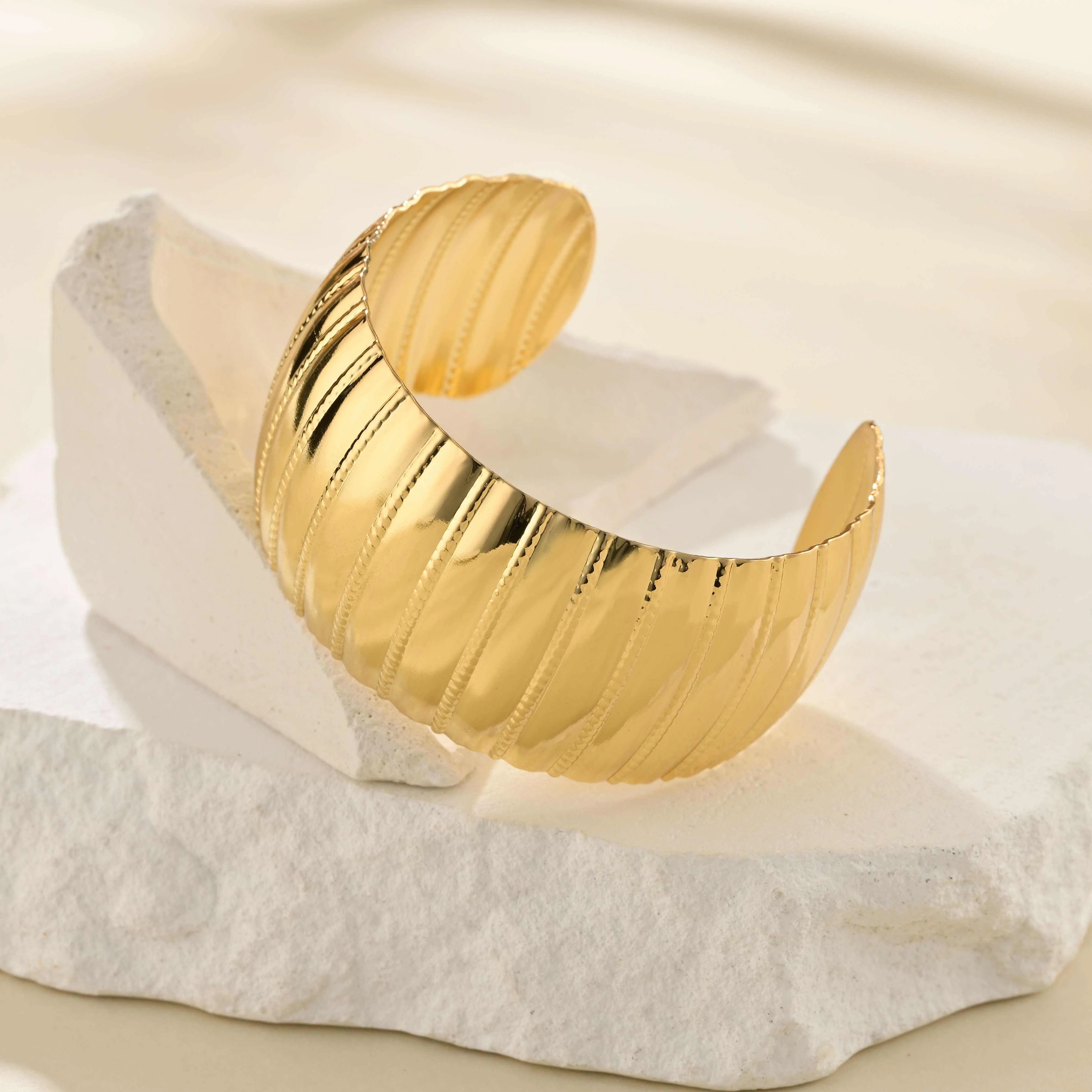 Gold Plated Alloy Copper Wedding Jewelry Joias De Luxo Fancy Jewellery for Ladies Anti Tarnish Bangles
