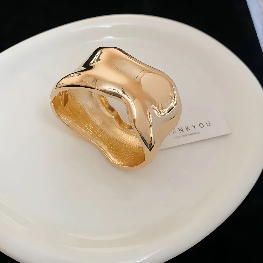 Gold Plated Alloy Copper Wedding Jewelry Joias De Luxo Fancy Jewellery for Ladies Clasp Hollow Chinese Bangles view 2